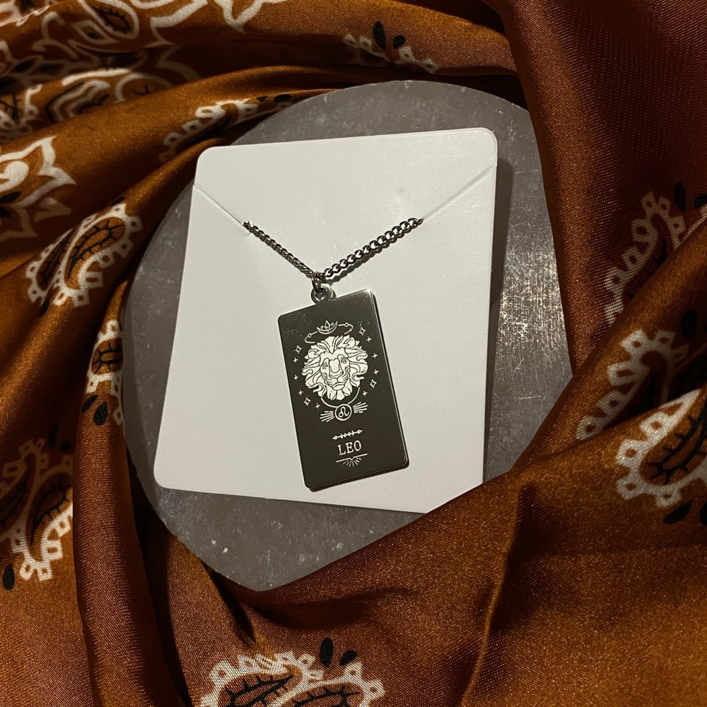 ⭐️ Leo Silver Zodiac Necklace